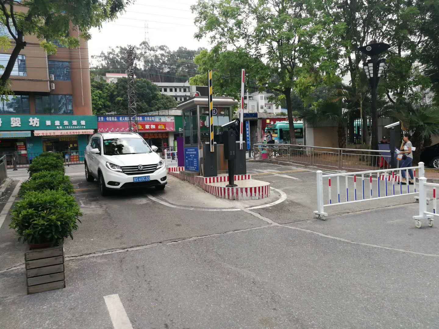 東莞婦幼保健院停車場(chǎng)系統(tǒng)