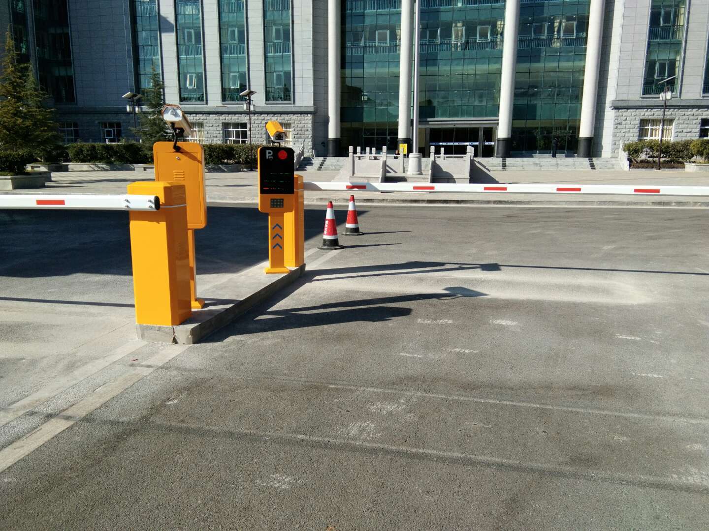 麗江市中級(jí)人民法院