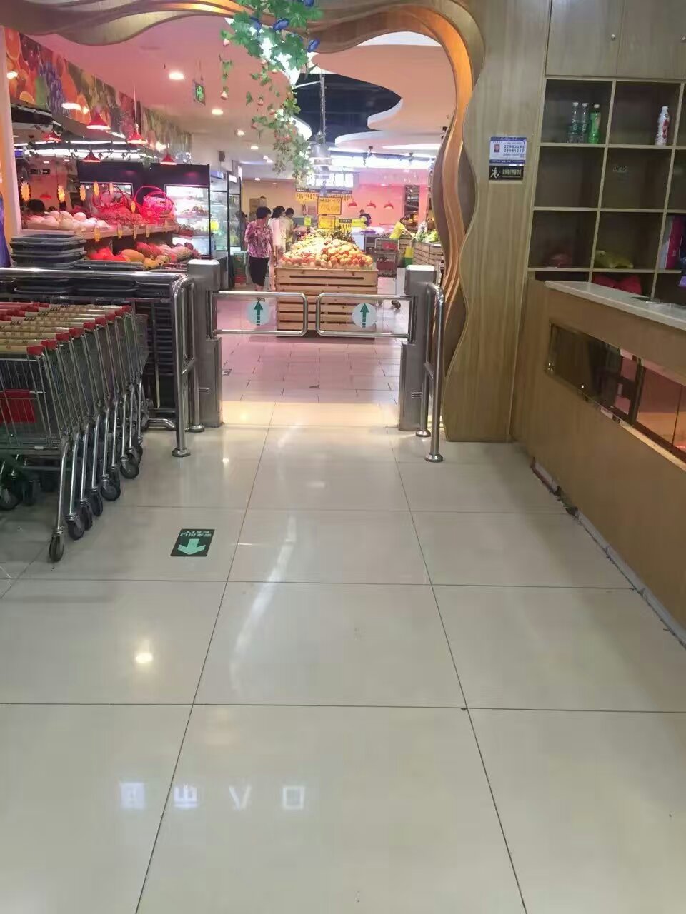 人人樂超市自動(dòng)感應(yīng)擺閘